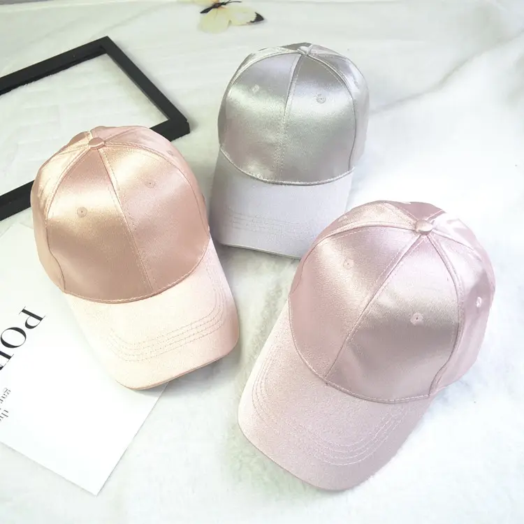 Großhandel Mode verstellbare leere reflektierende Seide Satin gefüttert Hut Baseball Caps für Frauen
