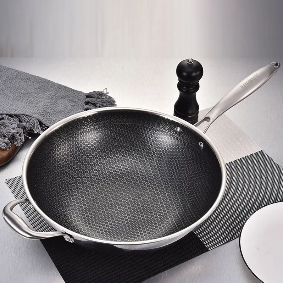 Cuisinière à induction facile à utiliser poêle à frire en acier poêle à frire antiadhésive avec couvercle