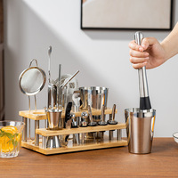 Ensemble de 24 shakers carrés en métal à deux couches - Coffret cadeau d'alcool premium à plusieurs niveaux pour bar avec support en bambou