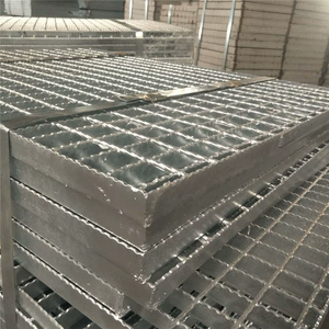 Grille en <span class=keywords><strong>acier</strong></span> soudée standard plongée chaude antidérapante fiable sûre <span class=keywords><strong>de</strong></span> l'<span class=keywords><strong>acier</strong></span> inoxydable 304 316 316L pour le passage couvert - Product Image 3