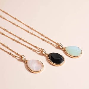 Diskon Besar Gaya Baru Desain Sederhana Sepuh Emas Rantai Tipis Bentuk Tetesan Air Liontin Akrilik Warna-warni untuk Wanita Perhiasan Kalung - Product Image 1