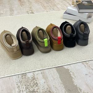 Bottes d'hiver classiques en satin et daim avec fourrure pour femme 2025 – Conception sportive décontractée pour intérieur et extérieur, semelle intérieure de haute qualité – Vente en gros - Product Image 4