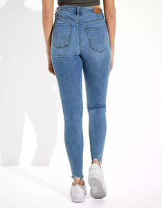 <span class=keywords><strong>Jeans</strong></span> da donna personalizzati <span class=keywords><strong>Jeans</strong></span> Skinny da donna OEM <span class=keywords><strong>Jeans</strong></span> Skinny blu Ultra allungati con orlo strappato <span class=keywords><strong>Jeans</strong></span> a matita a vita alta per donna - Product Image 2