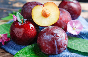 Prugnas <span class=keywords><strong>Victoria</strong></span> Black Diamond, Fruta Negra Fresca y Madura de Shandong - Product Image 3