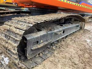 Excavadora Usada Doosan DH220LC-7 de 22 Toneladas, con Rendimiento Estable y en Buenas Condiciones para Construcción de Ingeniería - Product Image 6