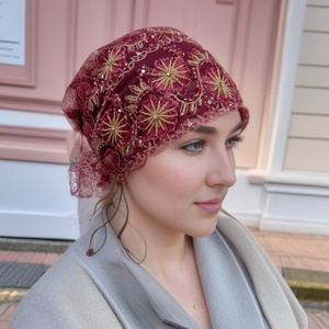 Hijab de style <span class=keywords><strong>marocain</strong></span> à perles lourdes et à queue de poisson - Coiffe en dentelle brodée à la main - Product Image 1