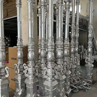 Lampadaire européen antique de luxe du fabricant Poteaux de jardin LED décoratifs d'extérieur avec moule