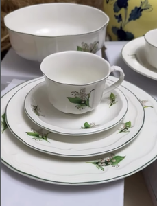 Nouvelle conception <span class=keywords><strong>de</strong></span> vaisselle en <span class=keywords><strong>porcelaine</strong></span> fine, vente en gros, design personnalisé en relief, <span class=keywords><strong>service</strong></span> <span class=keywords><strong>de</strong></span> <span class=keywords><strong>table</strong></span> en <span class=keywords><strong>porcelaine</strong></span> 40 pièces - Product Image 2