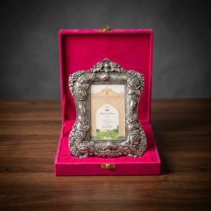 Marco de Fotos Moderno de Aluminio Plateado con Cerámica Azul Hecha a Mano, Caja de Regalo de Terciopelo |   Decoración Floral Ornamentada para Bautizo, Boda y Hogar - Product Image 3