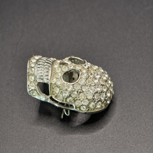 Épinglette en alliage de zinc plaqué <span class=keywords><strong>nickel</strong></span> de haute qualité, incrustée de cristaux, motif squelette, pour festival rock, concert, club, souvenir - Product Image 3