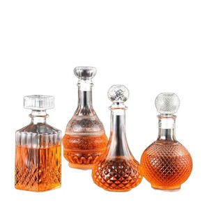 Venta al por mayor de botellas de vino de vidrio exquisitas de 500ml y 1000ml adecuadas para el embotellado y envasado de Ginebra, brandy, <span class=keywords><strong>vodka</strong></span> y whisky. - Product Image 3