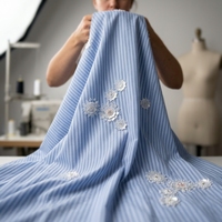 Tissu floral brodé or à rayures bleues, léger et respirant, avec perles et sequins, style industriel lourd
