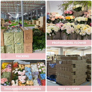 Panel de Flores Artificiales de Seda Personalizado de 8 pies x 8 pies en <span class=keywords><strong>Blanco</strong></span>, <span class=keywords><strong>Verde</strong></span> <span class=keywords><strong>y</strong></span> Rosa, Panel de Flores Enrollable para Decoración de Bodas - Product Image 4