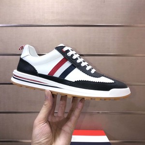 <span class=keywords><strong>Chaussures</strong></span> de sport décontractées respirantes blanches à lacets pour hommes – Nouvelle collection d'été style britannique, baskets tendance et polyvalentes pour jeunes - Product Image 2