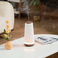 Diffuseur d'huiles essentielles USB domestique en plastique pour hôtel et maison, avec minuterie, brume froide et lumières LED – Fournisseur OEM
