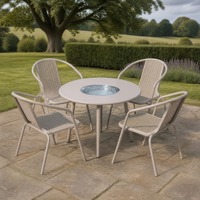 Table de repas ronde en acier au carbone pour barbecue extérieur avec plaque de cuisson et quatre chaises de patio