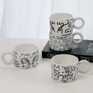 Lelyi INS Tasse en céramique d'art abstrait moderne Tasse à café de niche créative de grande valeur - Product Image 2