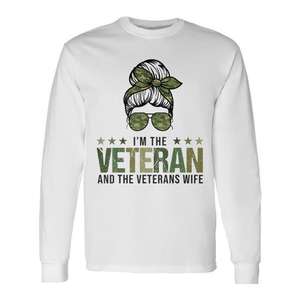 T-shirt à manches longues « Je suis le vétéran et la femme d'un vétéran » pour la Journée des Vétérans - Product Image 1