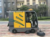 Grande balayeuse routière électrique autonettoyante avec bac à déchets de 42 gallons pour le nettoyage des routes municipales, des ports, de la logistique et des parcs