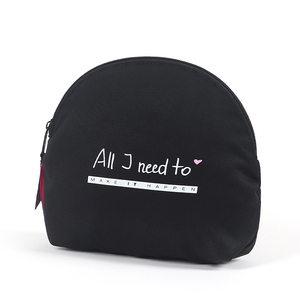 Sac à cosmétiques en polyester imperméable de style coquille, porte-monnaie de grande capacité avec pompon - Product Image 1