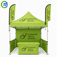Tente de réception pliable 10x20 avec cadre en aluminium étanche, marque privée, pour salons professionnels et événements sportifs, avec drapeaux plume et comptoir intégré