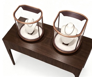 Set Espositivo Lusso in Legno Scuro e Oro Rosa per <span class=keywords><strong>Gioielli</strong></span> - Pacchetto Completo Chiavi in Mano con Base a Piedistallo Cilindrica e Vetrina per Collane con LED - Product Image 3