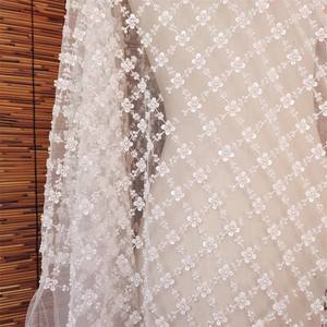 Nuevo estilo de tela de malla de perlas con lentejuelas, tela de encaje bordado de encaje nupcial con cuentas blancas para falda y vestido de novia - Product Image 2