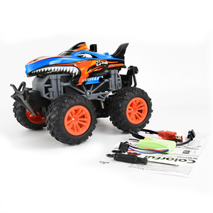 Design Chic HOSHI 1:18 T-181 2.4G RC voiture tête de requin monstre 360 degrés rotatif danse cascadeur voiture de pulvérisation avec lumières cadeaux - Product Image 6
