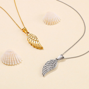 Bijoux pour hommes, chaîne en acier inoxydable dorée, collier avec ailes d'ange gardien, designs en gros - Product Image 4