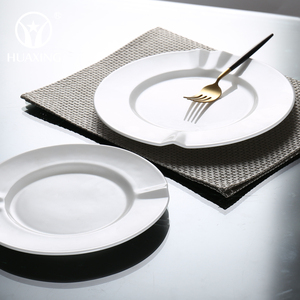 Usine minimaliste à haute température plats de salle à manger en gros assiette ronde plate en porcelaine Oem pour restaurant - Product Image 4