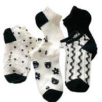 Vente chaude femmes été cheville chaussettes noir blanc Floral Design respirant mince utilisation quotidienne Logo corps manchette bas tricoté