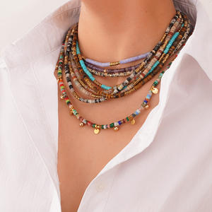 قلادة مطرزة بالخرز من الحجر الطبيعي الأوروبي للنساء مصنوعة يدويًا قابلة للتعديل مجوهرات من طبقات البوهو مقاومة للبهت - Product Image 1