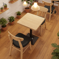 Ensemble table et chaises EaseNeat moderne de haute qualité, coussin de siège en cuir confortable et durable pour restaurants et cafés.