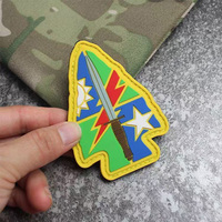 Logo en PVC souple 3D personnalisé broderie en fer gaufré Noctilucent PVC caoutchouc Patch avec pour Velcro pour chapeau en forme de fleur