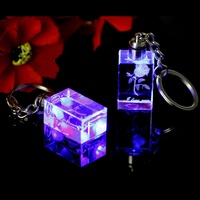 Veilleuse LED en forme de cœur en cristal, porte-clés en cristal personnalisable avec logo, texte et image pour cadeau de mariage, porte-clés en cristal pour remercier