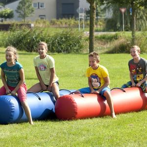 Outdoor-Team-Spiel neues Design attraktive kommerzielle Vermietung aufblasbare Hüpf röhre maßge schneiderte Größe und Logo für Kinder