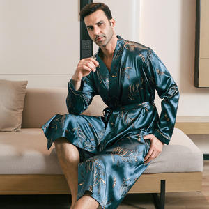 Мужская атласная пижама с длинным рукавом - Product Image 1