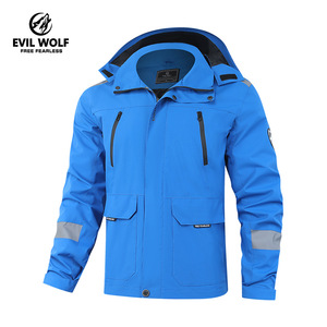 Veste de sport d'extérieur imperméable à capuche pour homme Evil Wolf Tiyo, coupe-vent respirant et léger pour la randonnée et les activités sportives - Product Image 3