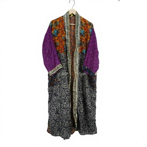 Robe de soirée en soie faite à la main, patchwork, col en V, fermeture à cordon, longueur longue, douce et respirante, vêtement de détente, 100% soie, kimono pour femmes - Product Image 1