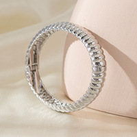 Nouveau Bracelet Jonc Minimaliste Plaqué Or Côtelé Poli Miroir 2027 – Collection Printemps pour Femme – Idéal Cadeau