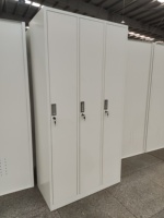 Prix d'usine, casier métallique à 3 portes assemblé sur mesure avec serrure à clé, armoire blanche, livraison directe, tringle de suspension pour employés