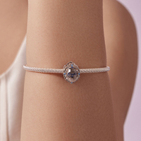 Breloque couronne plaquée argent avec incrustation de strass en cristal, pendentif à thème vintage pour cadeau unisexe