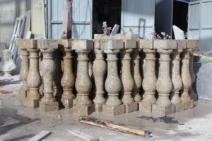 Balustres en pierre <span class=keywords><strong>Maison</strong></span> Balustrades décoratives extérieures en marbre Beige blanc Balustrade de balcon en pierre - Product Image 5