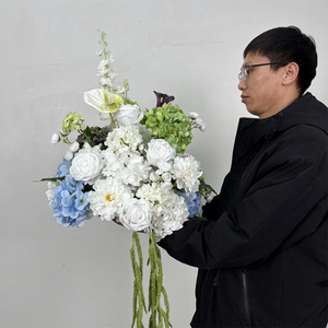 Bolas de Flores de Hortensia Artificiales de Seda de Alta Calidad con Tacto Real y Diseño Realista para Decoración de Eventos de Boda - Product Image 3