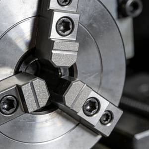 หัวจับแบบปรับแต่งได้สำหรับเครื่อง CNC แบบ 3 จับ พร้อมรูเจาะกึ่งทะลุ ใช้ลมสำหรับเครื่องกลึง CNC และเครื่องจักรกล CNC - Product Image 1