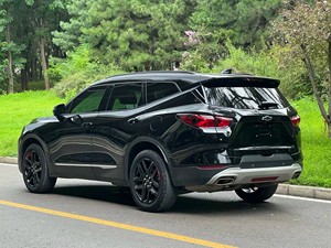 <span class=keywords><strong>Chevrolet</strong></span> <span class=keywords><strong>Blazer</strong></span> Redline 650T 7 places SUV Turbo <span class=keywords><strong>2020</strong></span> - Sièges en cuir, jantes alliage R20, barres de toit - Voitures d'occasion <span class=keywords><strong>à</strong></span> <span class=keywords><strong>vendre</strong></span> - Product Image 6