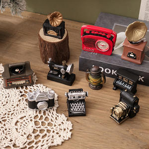 Artesanía de resina ecológica <span class=keywords><strong>Vintage</strong></span>, <span class=keywords><strong>Mini</strong></span> personajes navideños para microescena de paisaje para decoración de habitaciones, accesorios de fotografía - Product Image 4