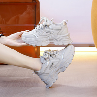 Chaussures décontractées épaisses de qualité supérieure pour femmes, directement de l'usine, couleur classique discrète, baskets antidérapantes, port quotidien, chaussures de sport confortables