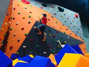 Solution clé en main EN1176 : équipement de terrain de jeux intérieur de luxe de 2000 m² avec <span class=keywords><strong>parc</strong></span> de trampolines pour centre commercial, projet commercial - Product Image 4