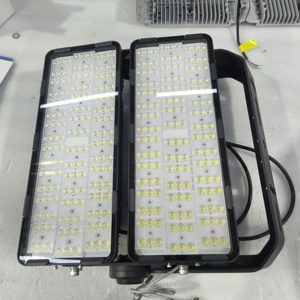 ไฟสปอร์ตไลท์ LED แบบโมดูลาร์สำหรับสนามกีฬา กำลังไฟ 250W 300W 500W มาตรฐาน IP66 ให้ค่า UGR ต่ำ เหมาะสำหรับสนามลาครอสและเน็ตบอล ฝึกซ้อม จัดจำหน่ายโดยโรงงาน - Product Image 3